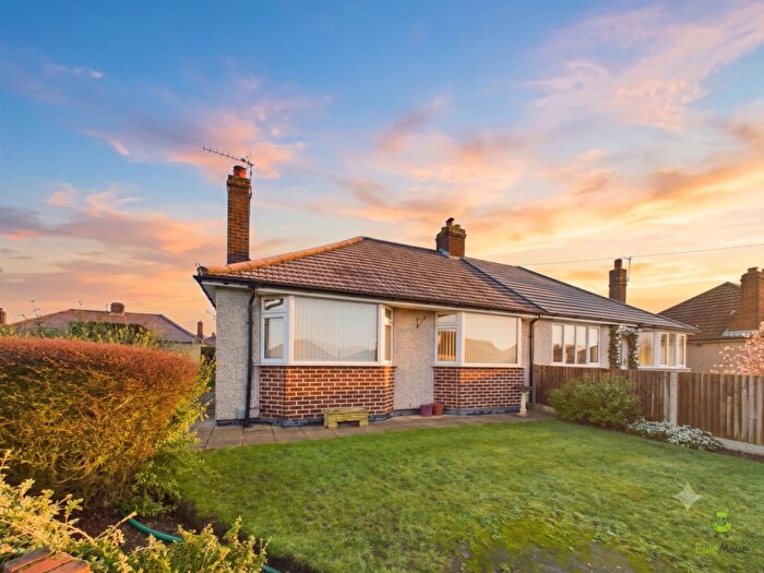 2 Bedroom Semi-Detached Bungalow For Sale In Westbourne Road, Bexleyheath, DA7