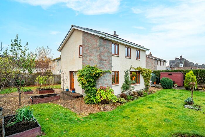 3 Bedroom Detached House For Sale In Waverley Drive, Callander, FK17