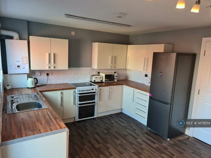 3 Bedroom Terraced House To Rent In Grantham Road, Blackpool, FY1