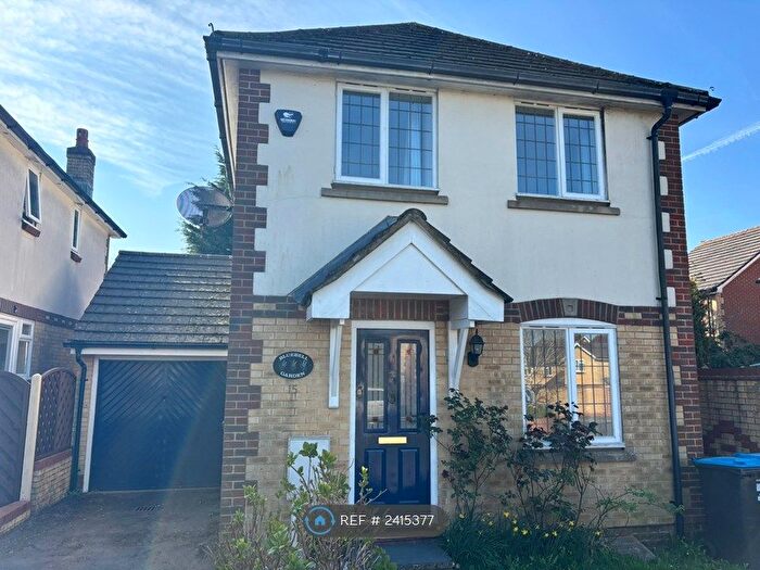 3 Bedroom Detached House To Rent In St. Lawrence Way, Caterham, CR3