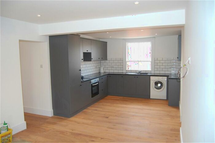 2 Bedroom Apartment To Rent In Lansdown, Stroud, Gloucestershire, GL5
