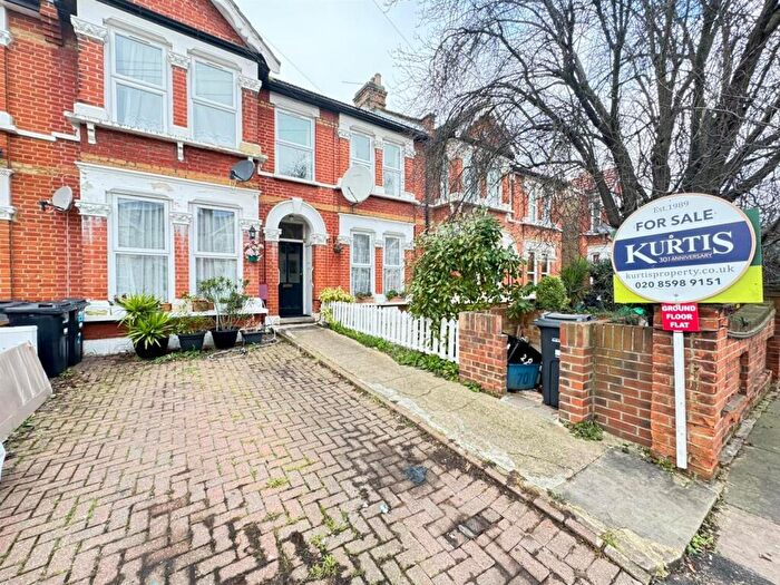 2 Bedroom Flat For Sale In Aberdour Road, Goodmayes, Ilford, IG3