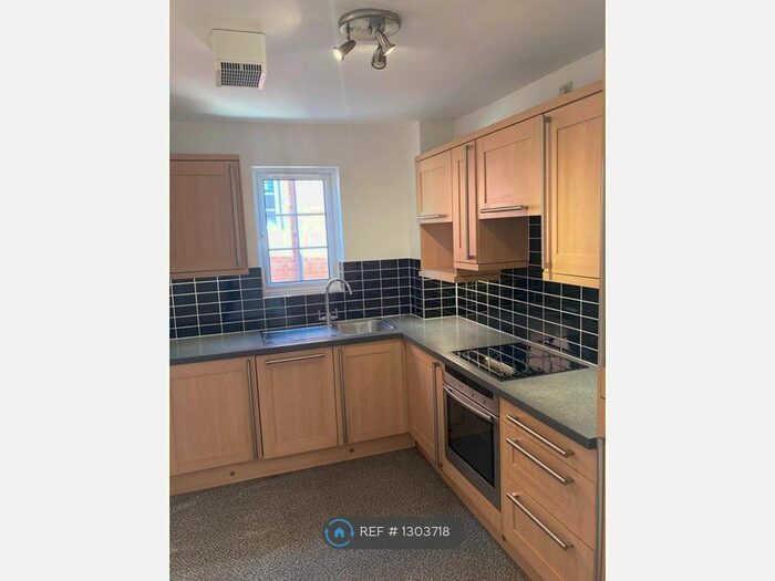 2 Bedroom Flat To Rent In Great Western Road, Gloucester GL1