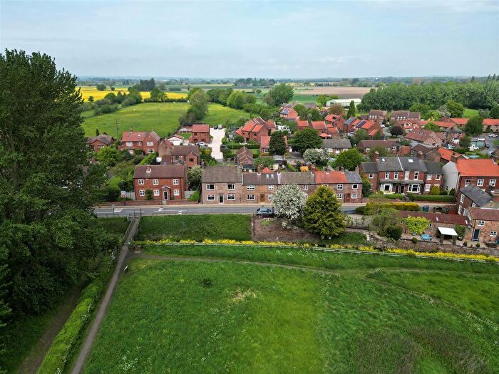 3 Bedroom End Of Terrace House For Sale In Sherburn Street, Cawood, Selby, YO8