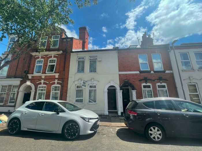 2 Bedroom House To Rent In Hunter Street, Northampton, NN1