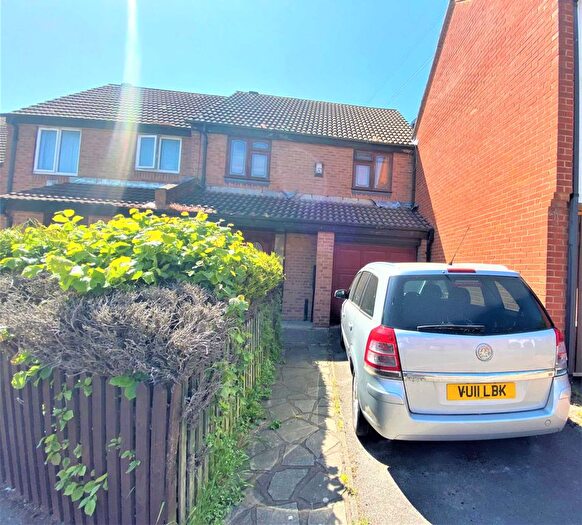 3 Bedroom Terraced House For Sale In Linton Gardens, Beckton, E6