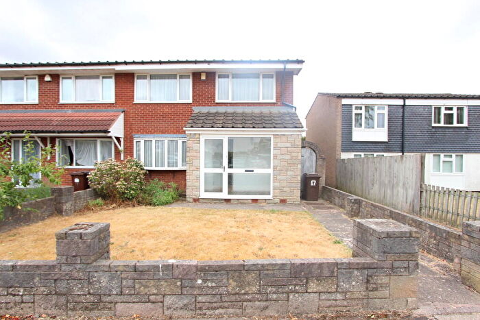 3 Bedroom Semi-Detached House For Sale In Coleford Drive, Birmingham, B37
