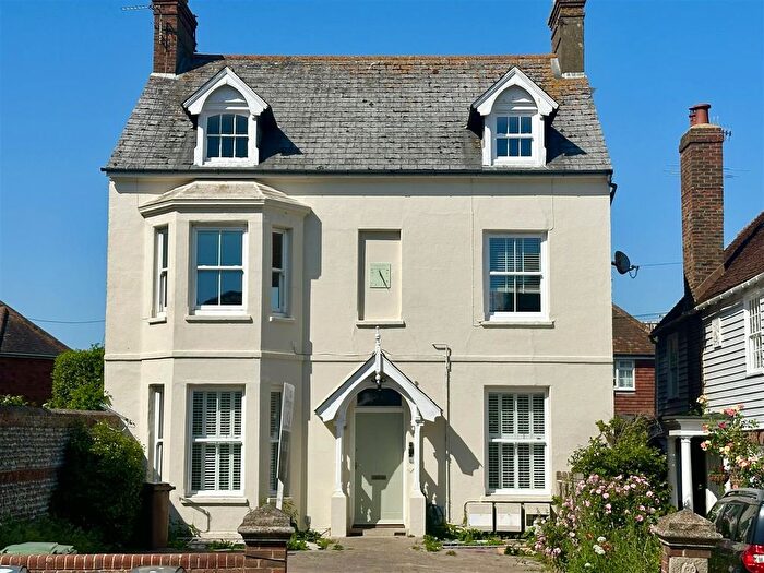 2 Bedroom Flat For Sale In High Street, Bexhill, TN40