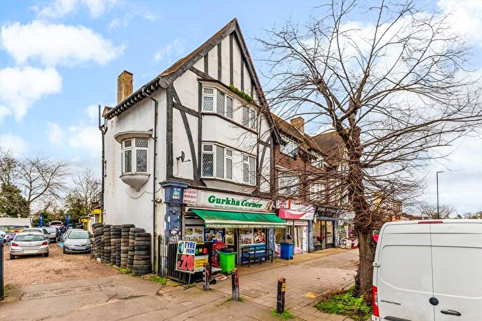 4 Bedroom Maisonette To Rent In Bath Road, Hounslow, TW3