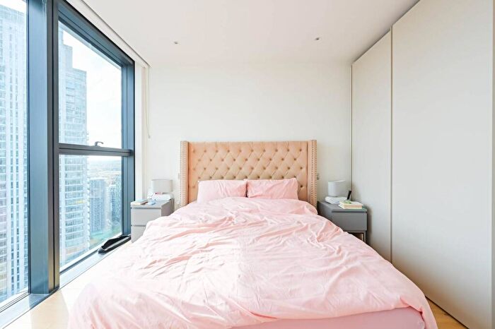 1 Bedroom Flat For Sale In Marsh Wall, Canary Wharf, London, E14