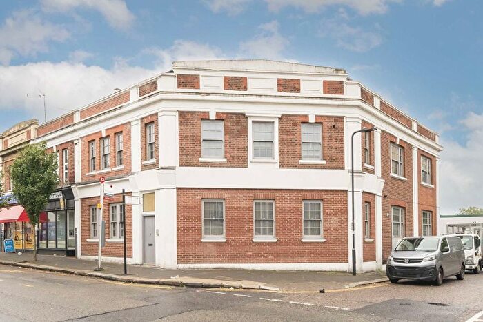 1 Bedroom Flat For Sale In Horn Lane, Acton, W3