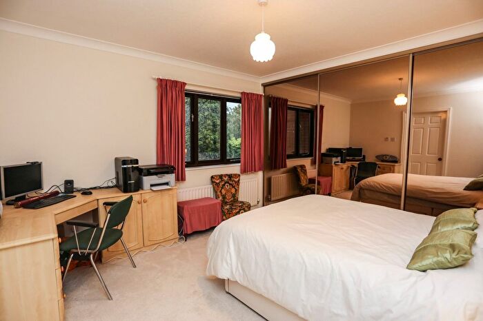2 Bedroom Flat For Sale In Princes Road, Heaton Mersey, Stockport, SK4