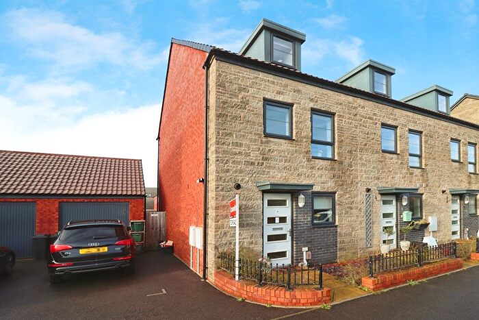 4 Bedroom End Of Terrace House For Sale In Rogers Close, Yate, Bristol, BS37