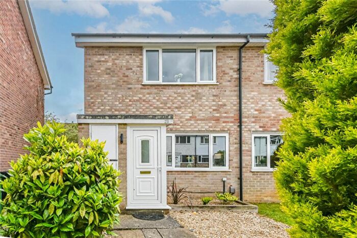 2 Bedroom End Of Terrace House For Sale In Bedford Close, Newbury, Berkshire, RG14