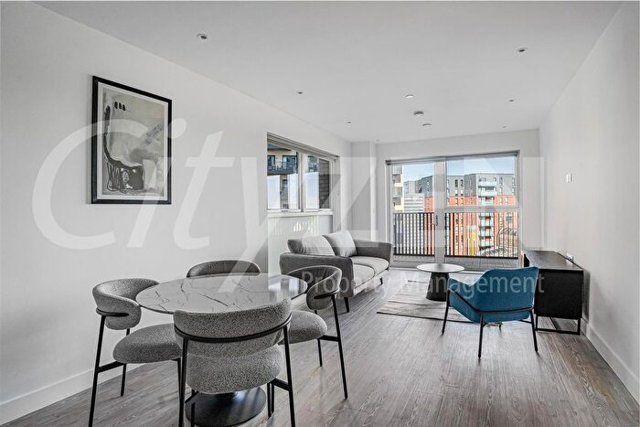 2 Bedroom Flat To Rent In Pavana Square, London, TW8