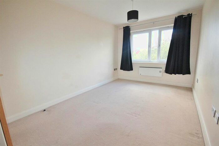 1 Bedroom Flat For Sale In Canal Road, Selby, YO8