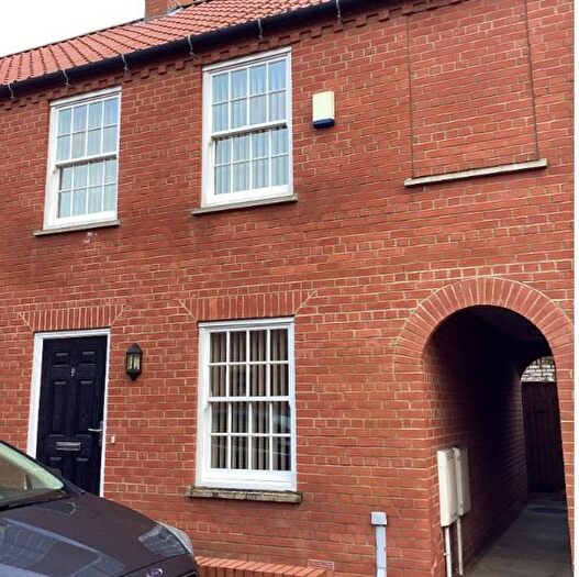 2 Bedroom Town House To Rent In Printers Place, Queen Street, LN11