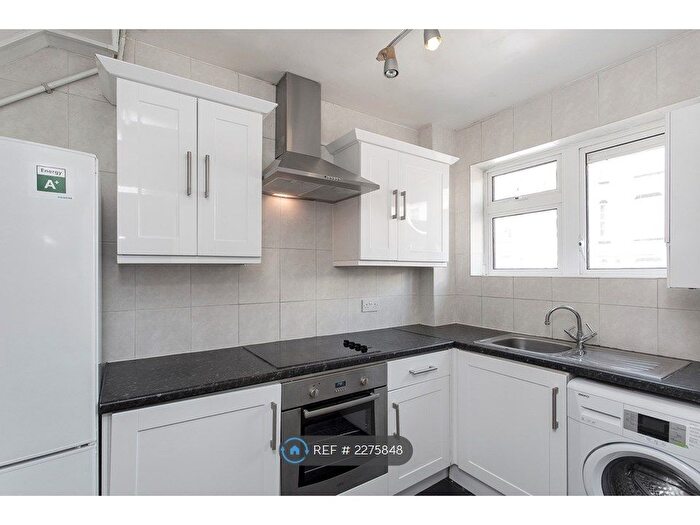 3 Bedroom Flat To Rent In Bronti Close, London, SE17