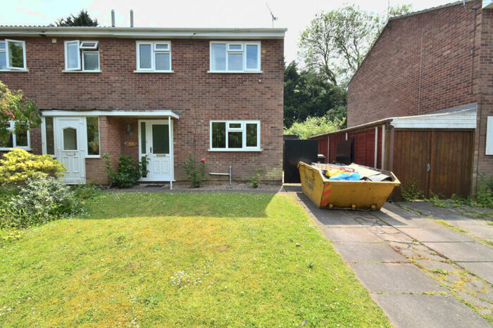 3 Bedroom Semi-Detached House To Rent In Jennett Close, Leicester, LE5