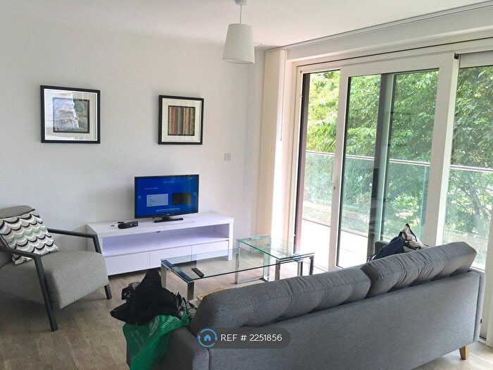 2 Bedroom Flat To Rent In Nyland Court, London, SE8