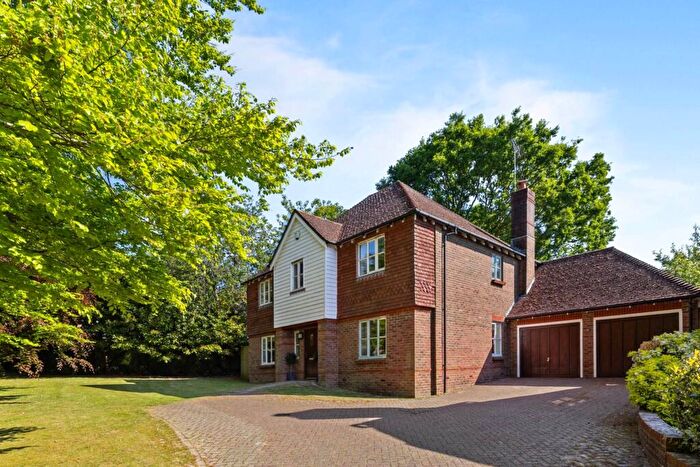 5 Bedroom Detached House For Sale In Swandean Close, Worthing, BN13