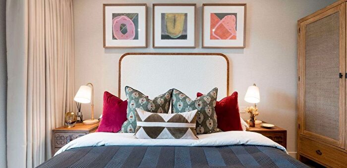 2 Bedroom Flat For Sale In Bow Common Lane, London, E3