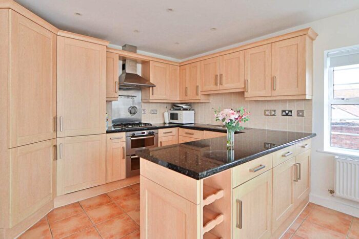 2 Bedroom Flat To Rent In Brabham Court, Worcester Park, KT4