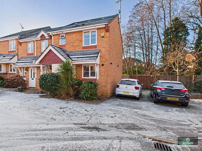 2 Bedroom Semi Detached House For Sale In Stable Close, Maidenbower, RH10