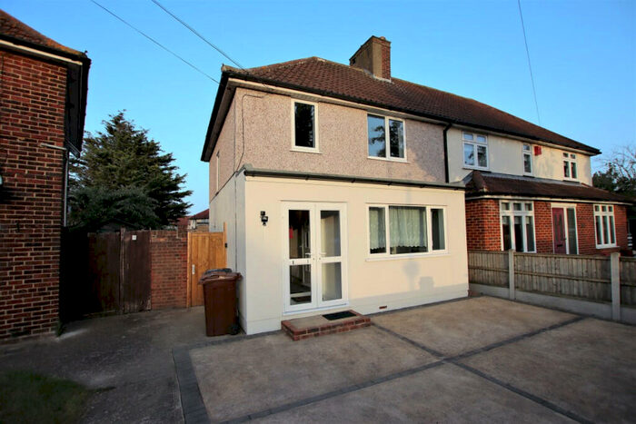 3 Bedroom Semi-Detached House To Rent In Heathway, Dagenham, London, RM10