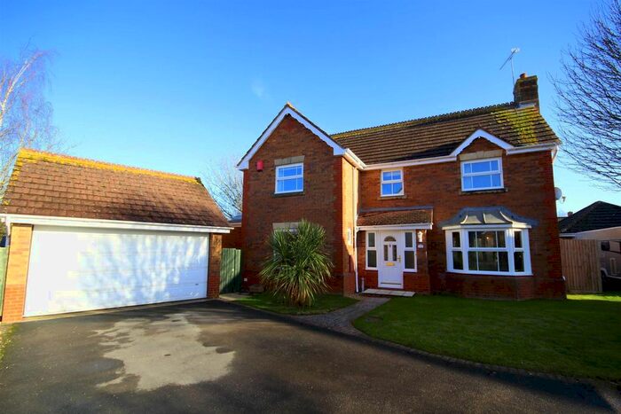 5 Bedroom Detached House To Rent In Lister Road, Wroughton, Swindon, SN4