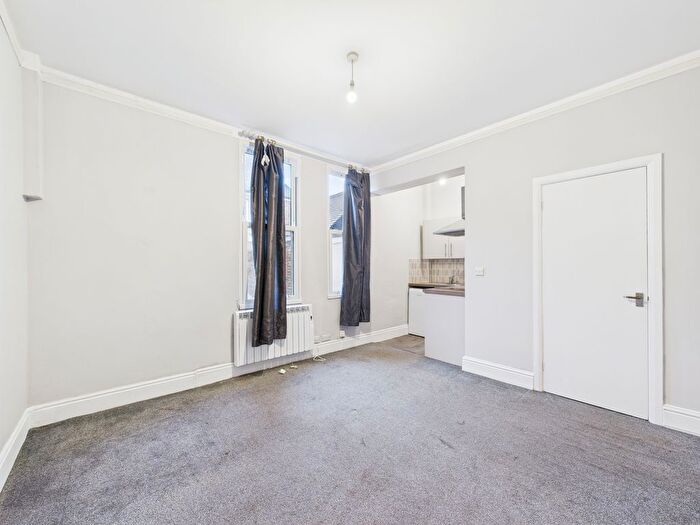 Studio To Rent In Cowper Road, Worthing, BN11