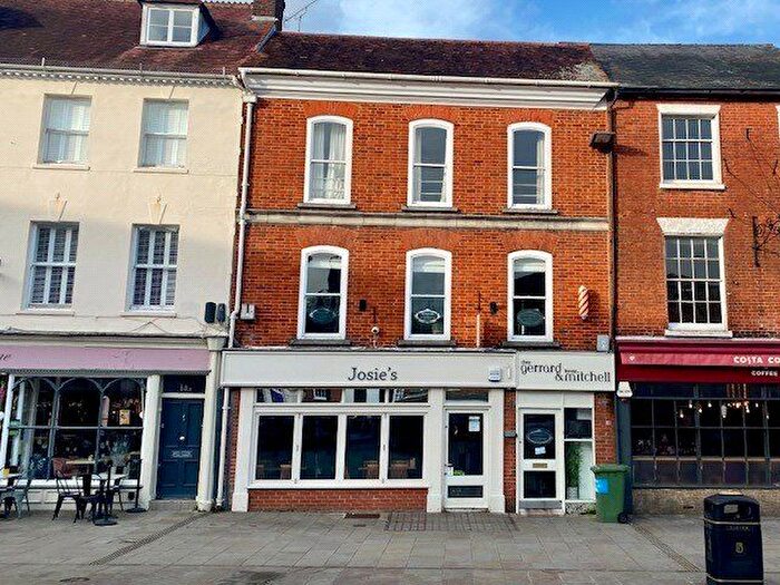1 Bedroom Flat To Rent In Market Place, Romsey, Hampshire, SO51