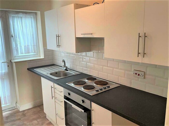 1 Bedroom Flat To Rent In Mascotte Gardens, Hornsea, HU18