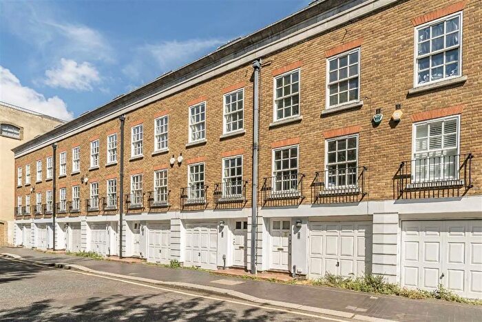 4 Bedroom Flat To Rent In National Terrace, Bermondsey Wall East, London, SE16