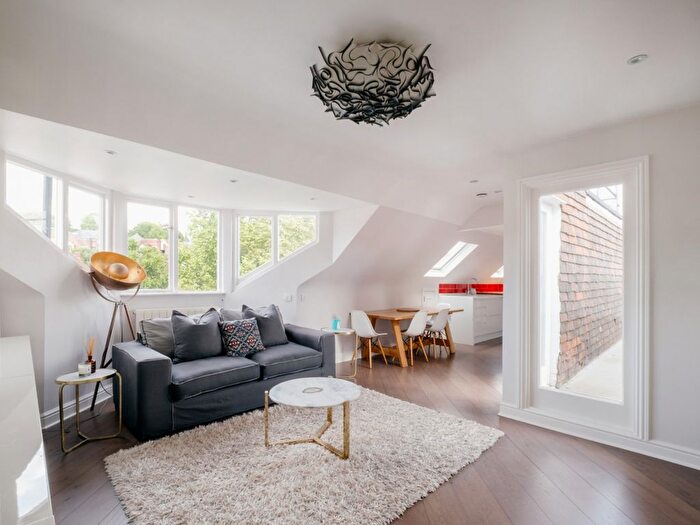 2 Bedroom Flat To Rent In Finchley Road, London, NW3