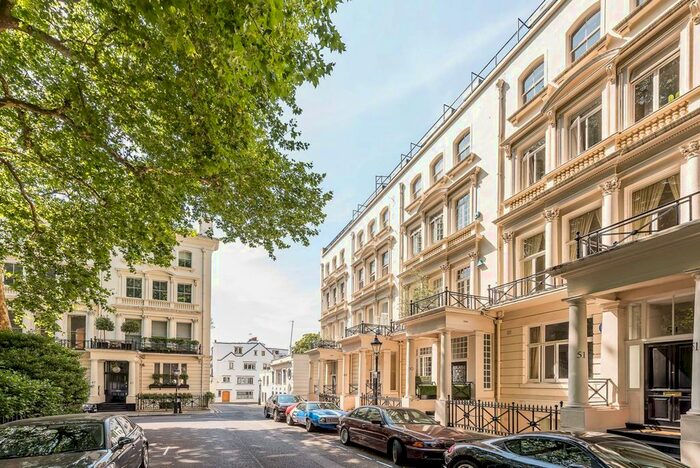 3 Bedroom Flat To Rent In Rutland Gate, Knightsbridge, London, SW7