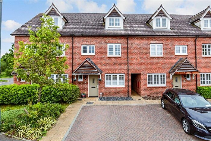 4 Bedroom Terraced House For Sale In Sephton Close, Aylesford, Kent, ME20