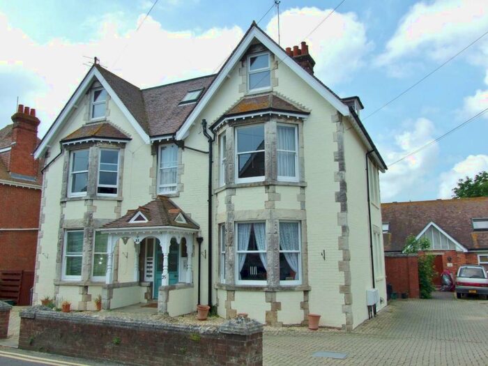 2 Bedroom Flat To Rent In Swanage, BH19