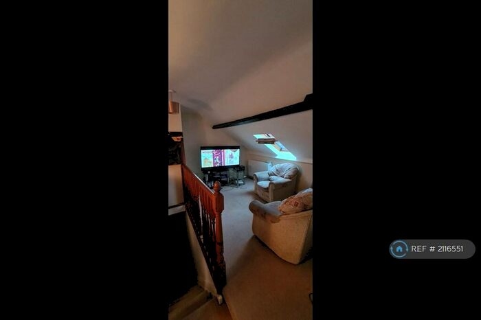 1 Bedroom Flat To Rent In Pool Road, Leicester, LE3