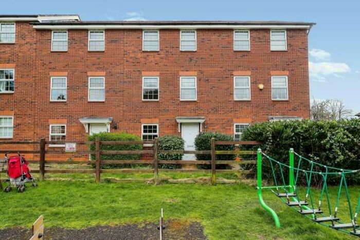 3 Bedroom House To Rent In Hunt Close, Radcliffe-On-Trent, NG12