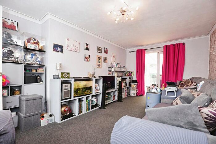 3 Bedroom Terraced House For Sale In Park End, Bodicote, Banbury, OX15