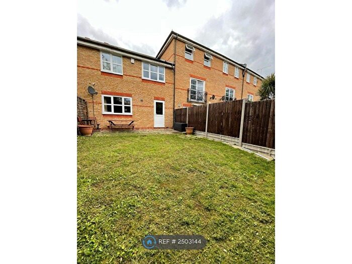 3 Bedroom Terraced House To Rent In Greenwich, London, SE8