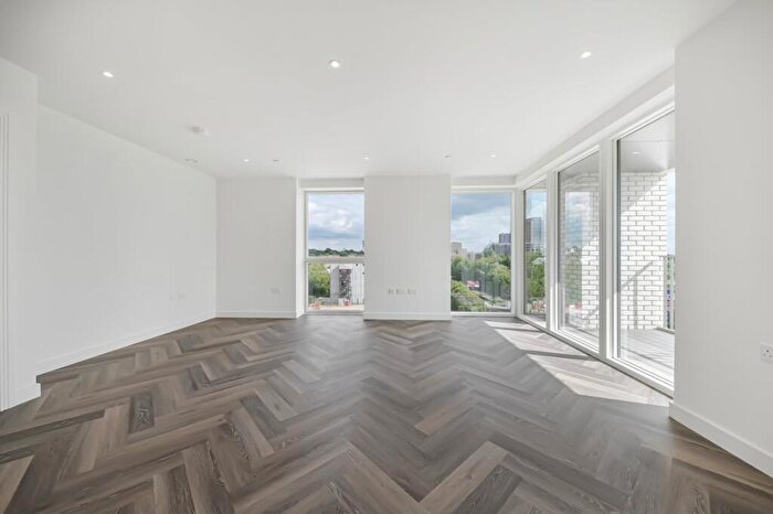 3 Bedroom Flat To Rent In Lindley House, Henshaw Parade, NW9