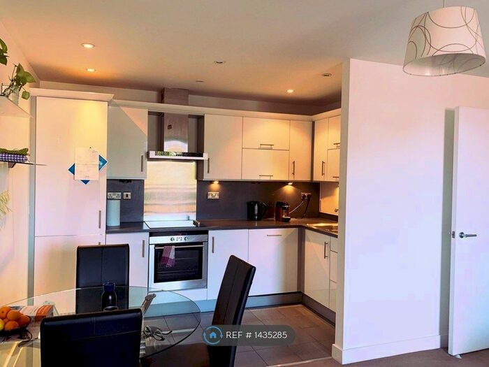 1 Bedroom Flat To Rent In Wapping Lane, London, E1W