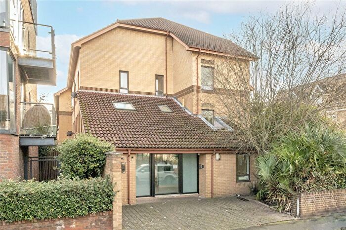 1 Bedroom Flat For Sale In Hillyard Street, London, SW9