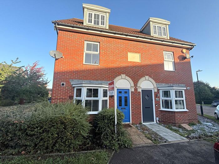 3 Bedroom House To Rent In Sittingbourne, ME10