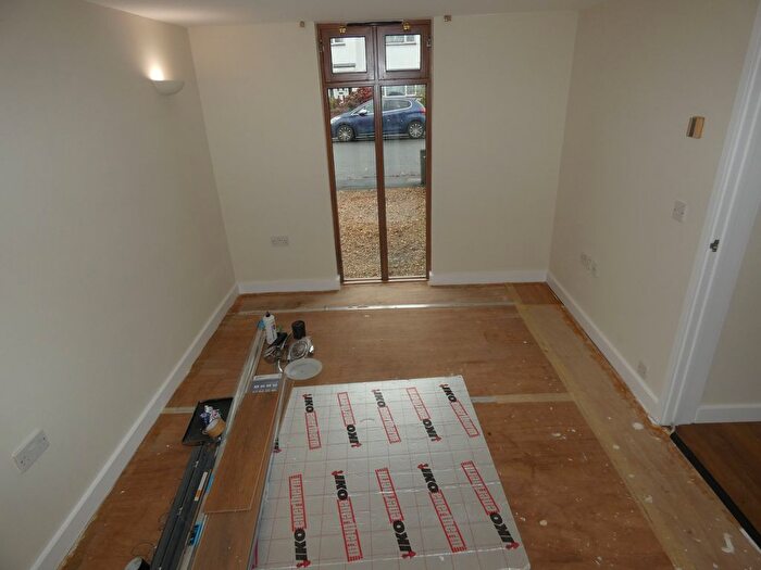 1 Bedroom Flat To Rent In Queens Road, St. Thomas, Exeter, EX2