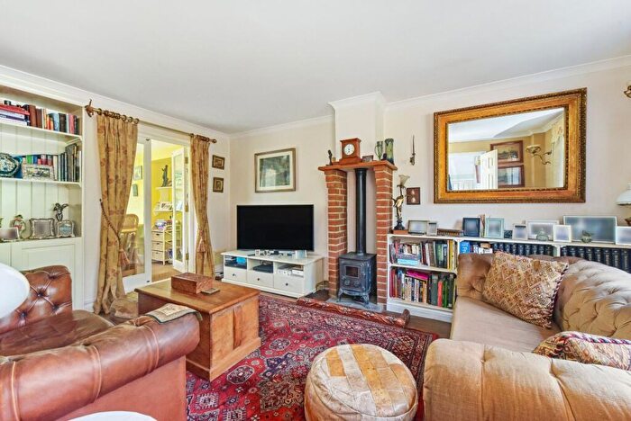 3 Bedroom End Of Terrace House For Sale In London Road, Rake, Liss, West Sussex, GU33
