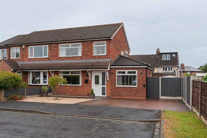 3 Bedroom Semi-Detached House For Sale In Turnberry Close, Rudheath, Northwich, CW9