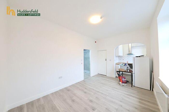 1 Bedroom Detached House To Rent In Bradford Road, Huddersfield, HD1